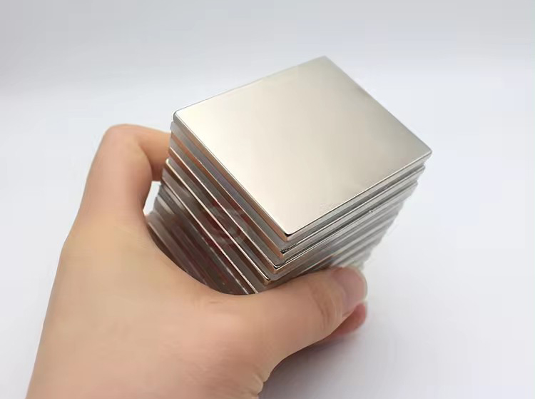 你们这边可以订做单极磁铁吗？